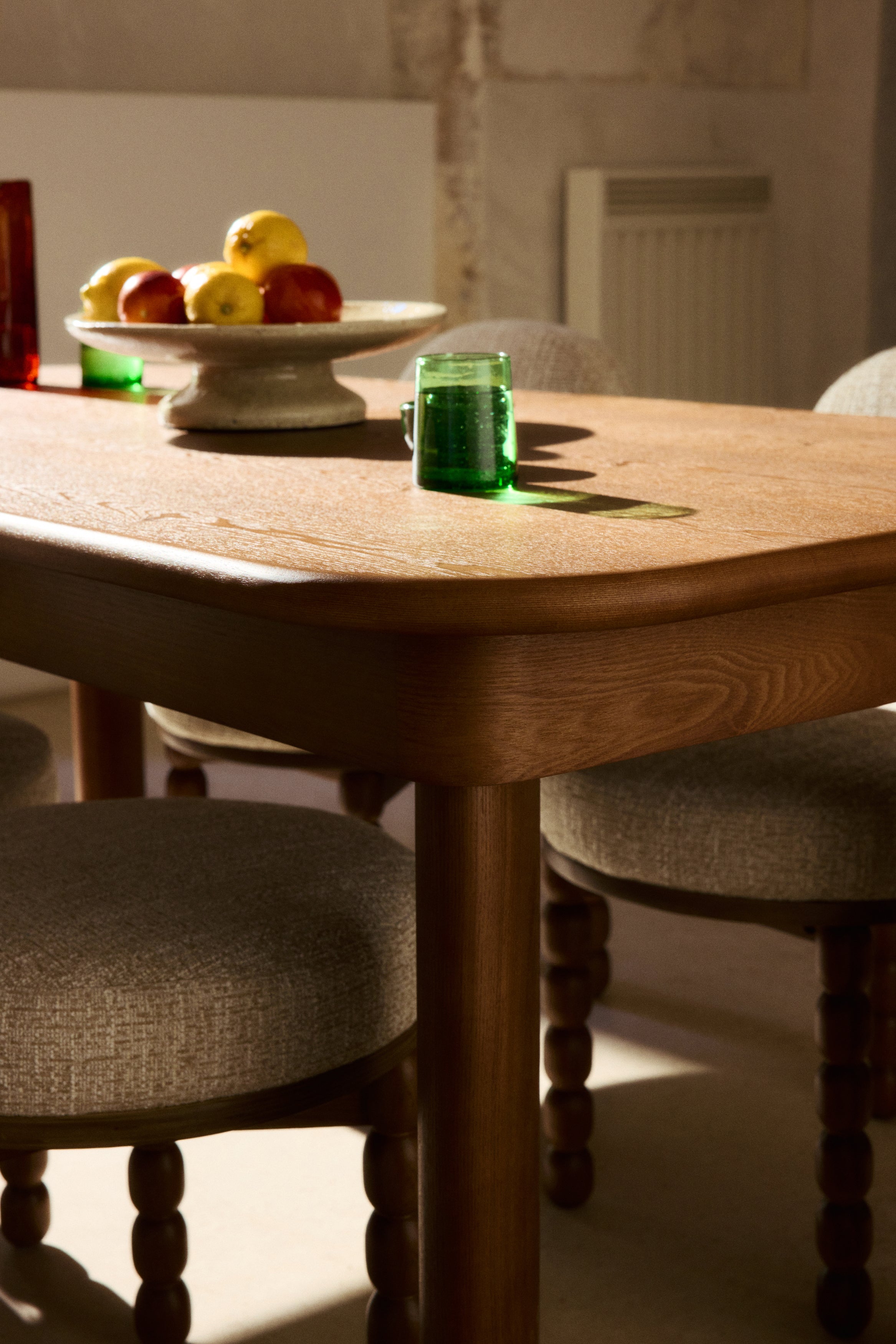 table à manger OffGrid - bois de noyer massif - détail plateau