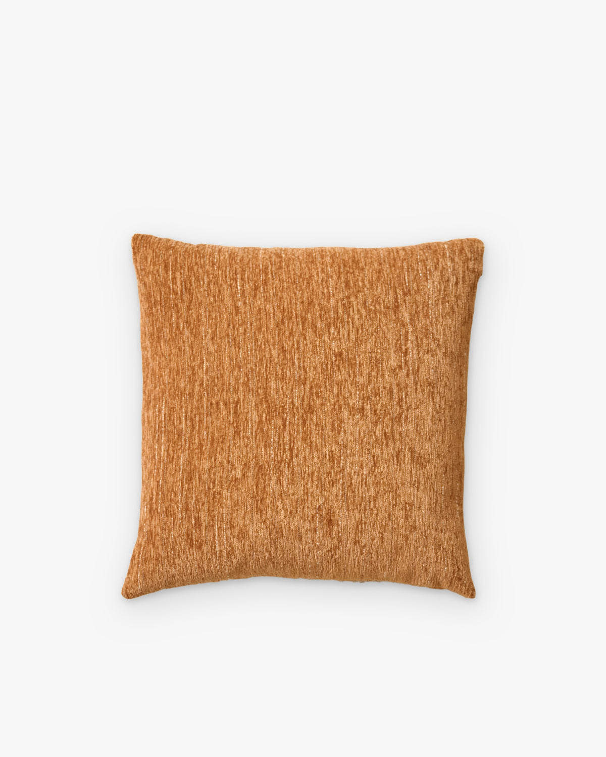 coussin carré CASTLE en chenille caramel à couture simple, vue de face sur fond blanc
