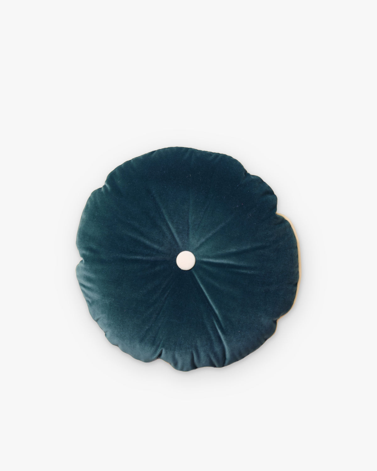 coussin rond MOON en velours bleu canard à bouton écru, vue de face en légère plongée