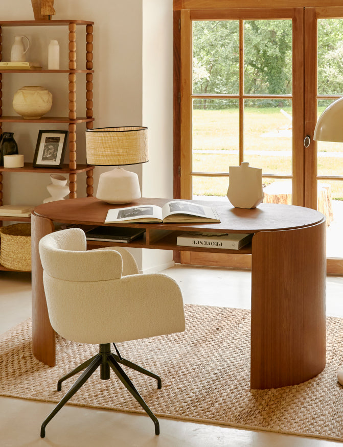 bureau Elipse - frêne teinté noyer - vue de face avec chaise de bureau bouclé