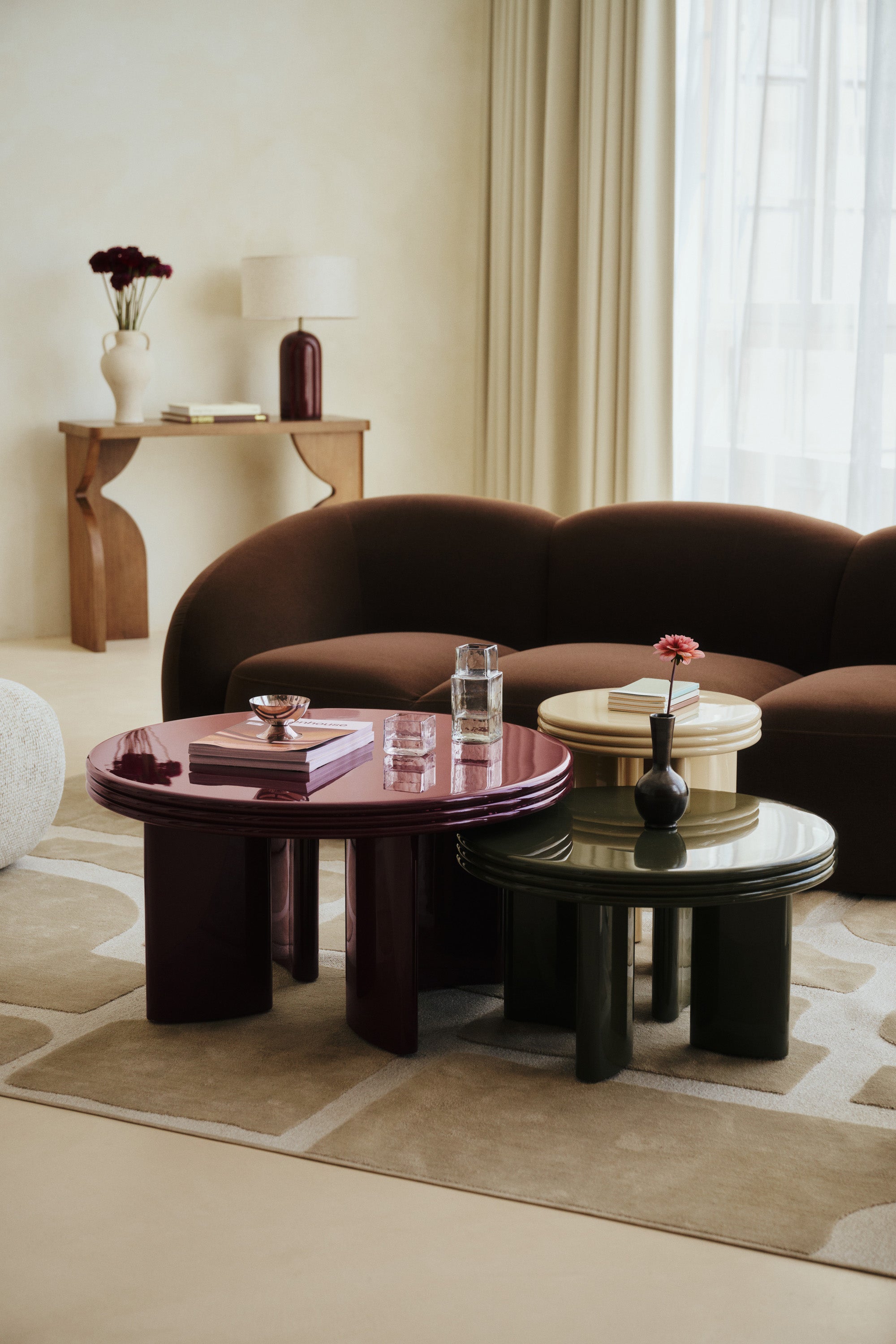 Table basse Mira L, table basse Mira S et appoint Mira - vue d'ensemble en composition