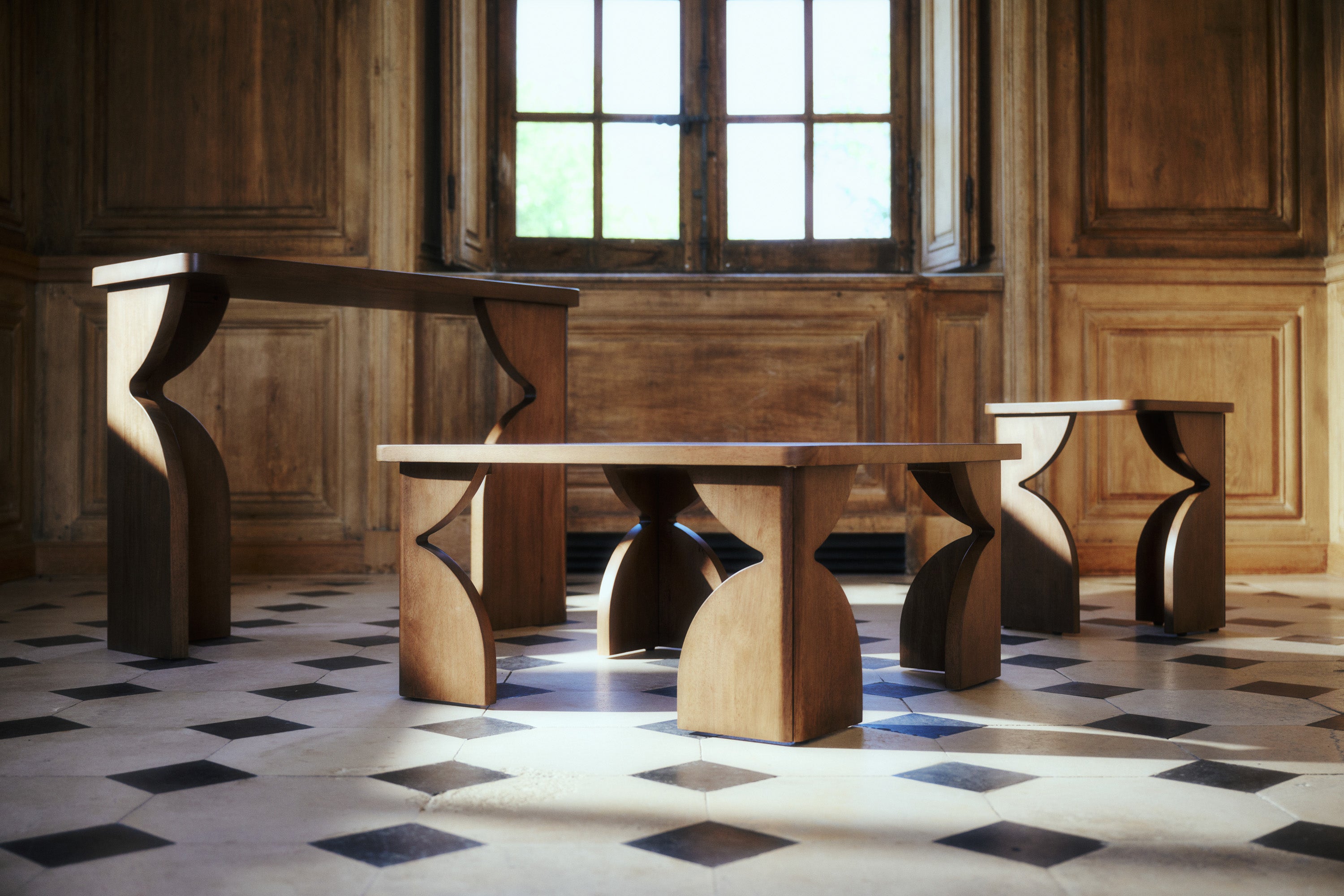 gamme Kayla - table basse, table d'appoint et console bois d'hévéa massif teinte noyer - vue de face